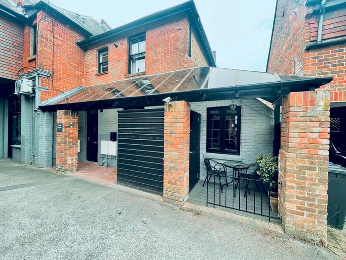 1 Bedroom Flat To Rent In Beach Retreat, Ravine Road, Poole, BH13