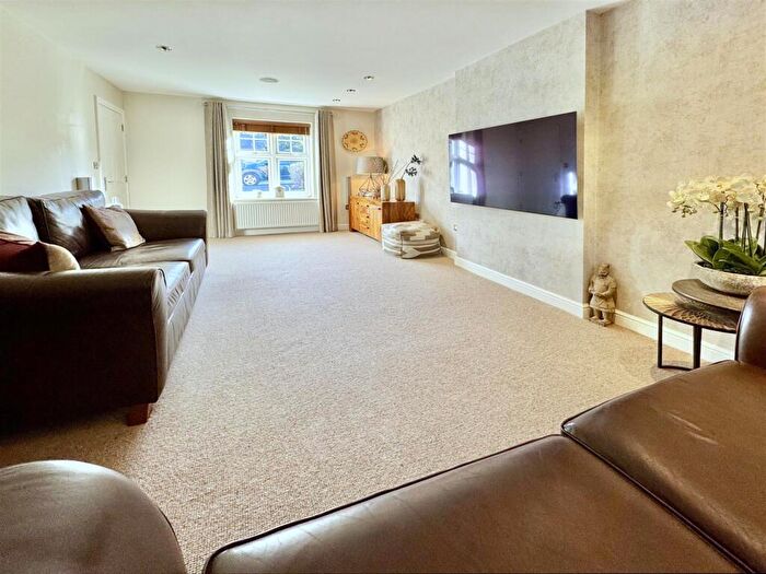 5 Bedroom Detached House For Sale In Henry Moore Court, Woolley Grange, Barnsley, S75