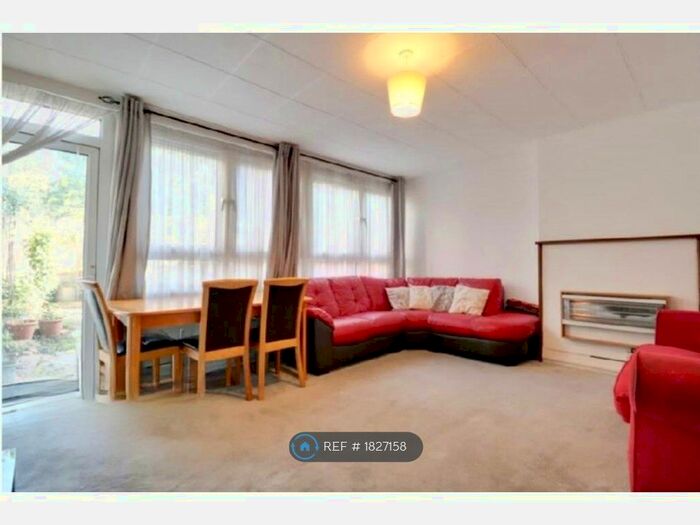 3 Bedroom Maisonette To Rent In Fairfoot Road, London, E3