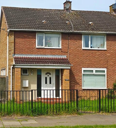 5 Bedroom Semi Detached House For Sale In Scarborough Walk, Corby, NN18