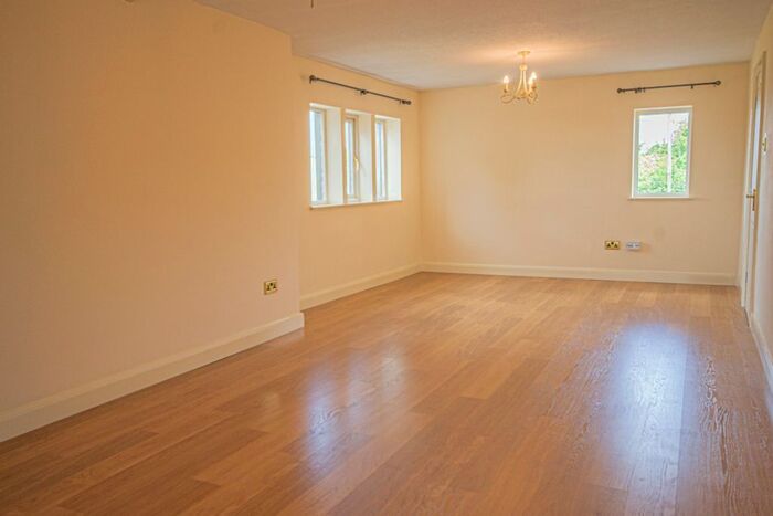 5 Bedroom Detached House To Rent In Wakefield Road, Grange Moor, Wakefield, WF4