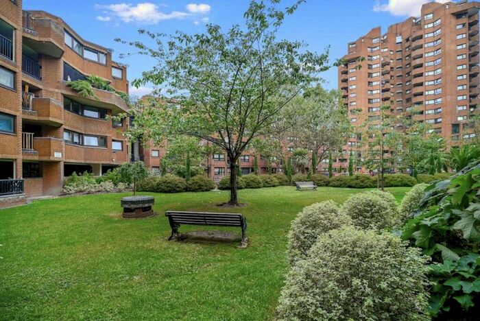 3 Bedroom Flat To Rent In Blantyre Walk, Chelsea, SW10