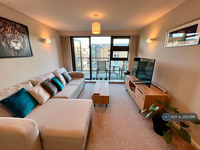 1 Bedroom Flat To Rent In Deanery Road, Bristol, BS1