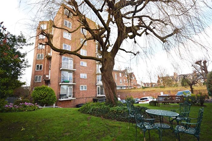 2 Bedroom Flat To Rent In Richmond Hill, Richmond, TW10