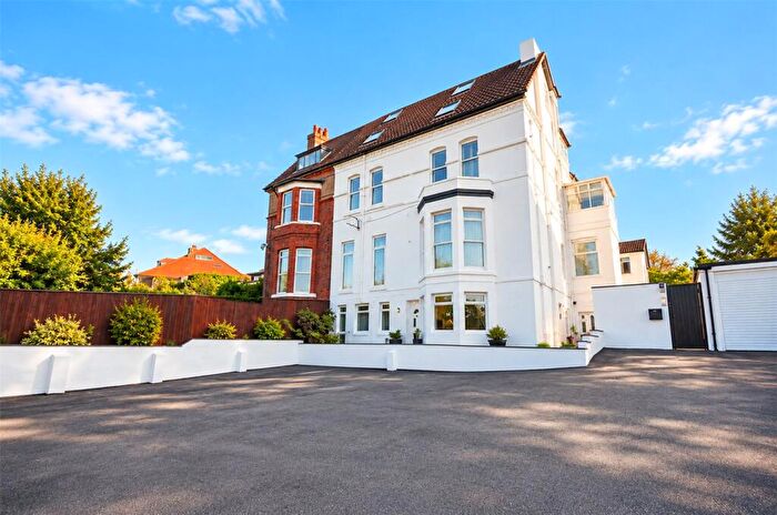 2 Bedroom Flat For Sale In Warren Drive, Wallasey, Wirral, CH45