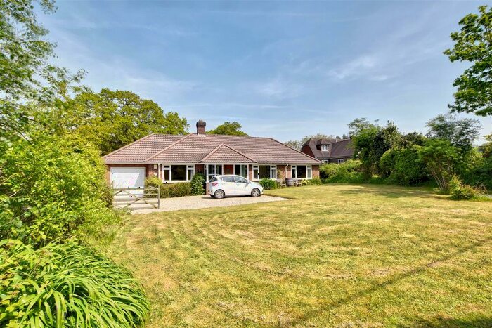 3 Bedroom Detached Bungalow For Sale In Main Street, Peasmarsh, Rye, TN31