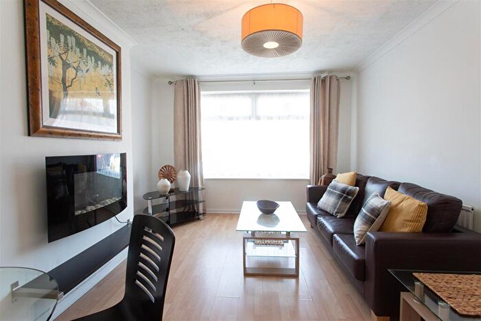 2 Bedroom Maisonette For Sale In Sedgemoor Road, Coventry * Ground Floor *, CV3
