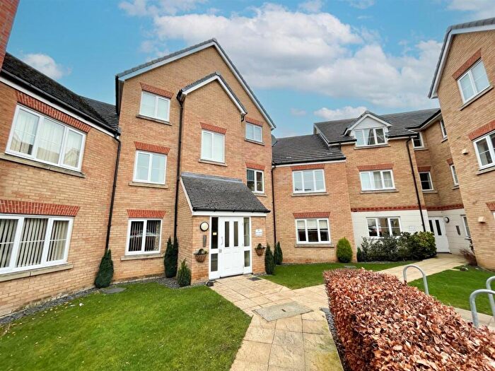 2 Bedroom Flat To Rent In Monarch Way, Leighton Buzzard, LU7