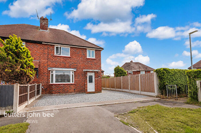 3 Bedroom Semi Detached House For Sale In Rudheath Close, Crewe, CW2