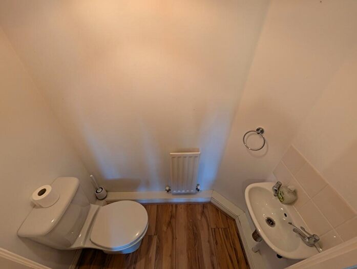 4 Bedroom House To Rent In Herons Court, Gilesgate, Durham, DH1