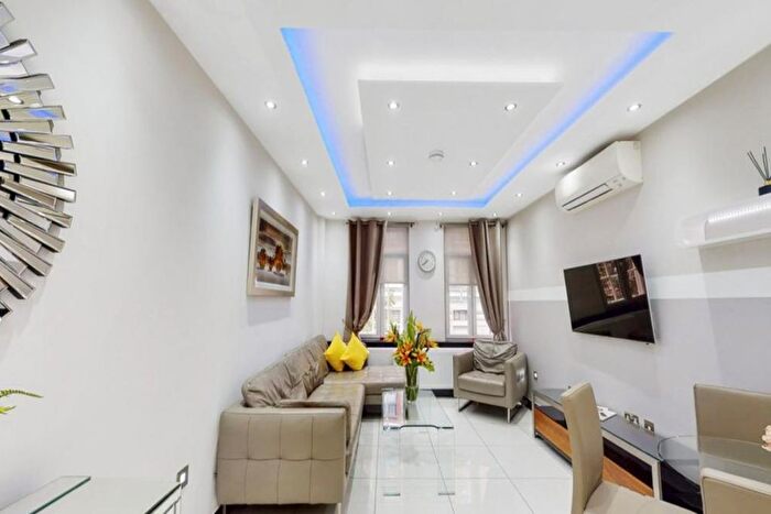 3 Bedroom Flat To Rent In Great Cumberland Place, London, W1H