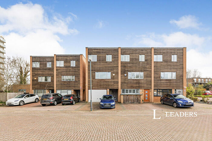 3 Bedroom Terraced House To Rent In Mottistone Grove, Sutton, SM2