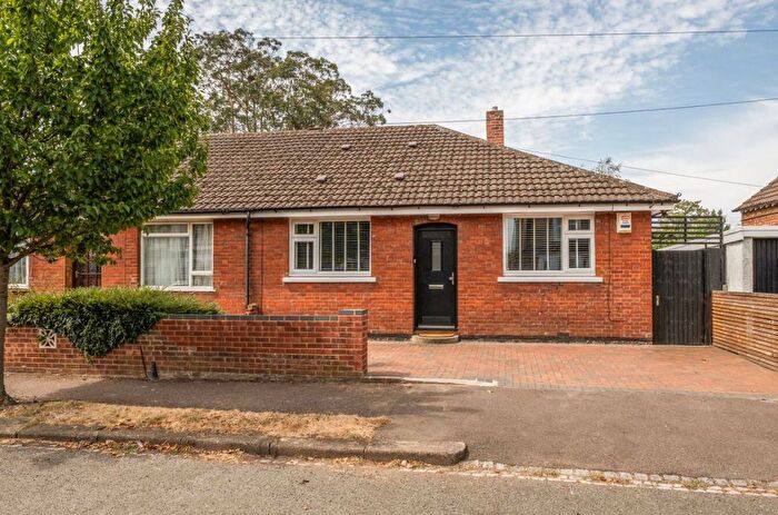 3 Bedroom Bungalow For Sale In Queen Alexandra Road, Bedford, MK41