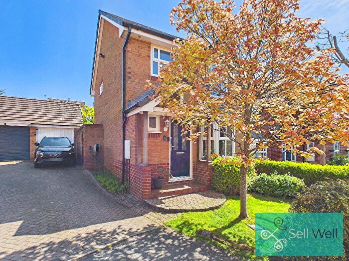 3 Bedroom Detached House For Sale In Redington Close, Worsley, Manchester, M28
