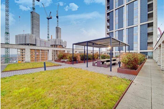 2 Bedroom Apartment To Rent In Caithnness Walk, Croydon, CR0