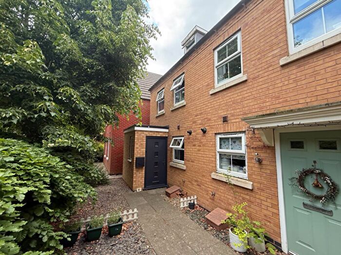 3 Bedroom Semi-Detached House For Sale In New Swan Close, Witham St Hughs, LN6