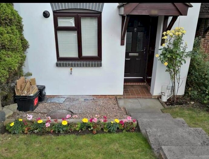 2 Bedroom Terraced House To Rent In Fleetham Gardens, Reading, Berkshire, RG6