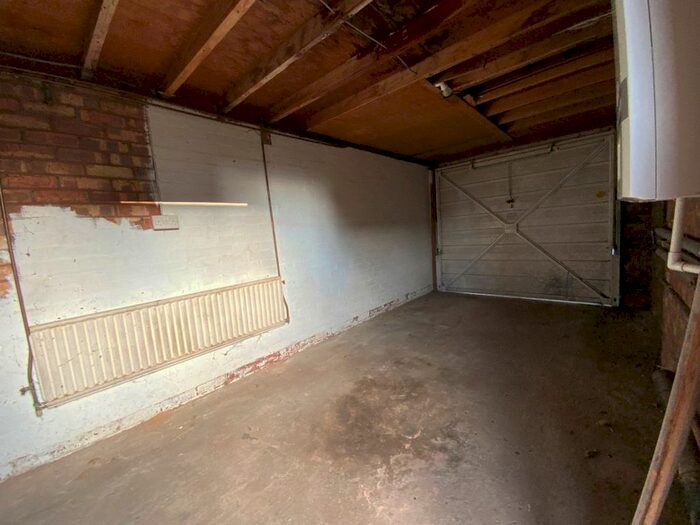 2 Bedroom Bungalow For Sale In Stubbington Close, Willenhall, WV13