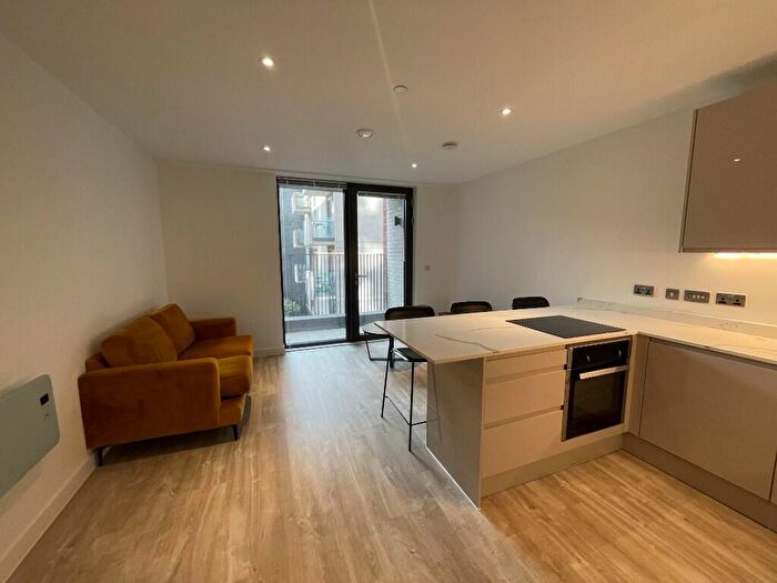 1 Bedroom Apartment To Rent In Queen Street, Manchester, Greater Manchester, M3