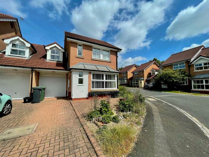 3 Bedroom Detached House To Rent In Austcliff Drive, Solihull, West Midlands, B91