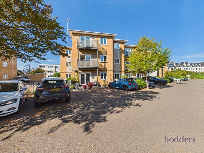 2 Bedroom Apartment To Rent In Chertsey, Surrey, KT16