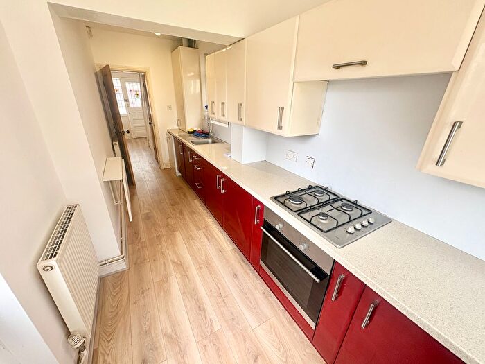 3 Bedroom Semi Detached House To Rent In Castle Road West, Oldbury, B68