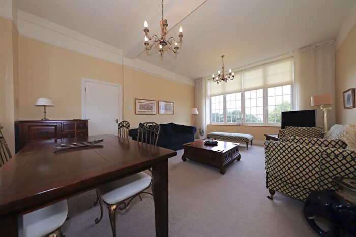 2 Bedroom Flat For Sale In Farley Lane, Romsley, Halesowen, B62