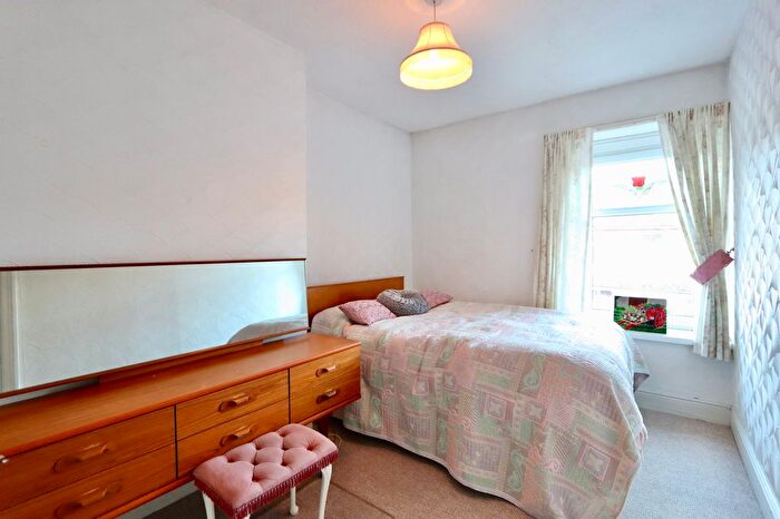 3 Bedroom Terraced House For Sale In William Street, Blackwood, NP12