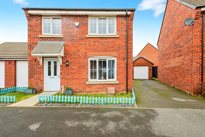 4 Bedroom Detached House For Sale In Harlequin Close, Northampton, NN4