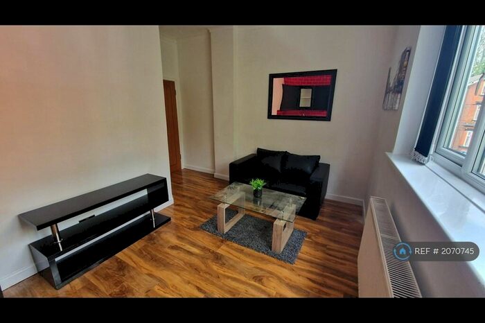 2 Bedroom Flat To Rent In Polygon Road, Manchester, M8
