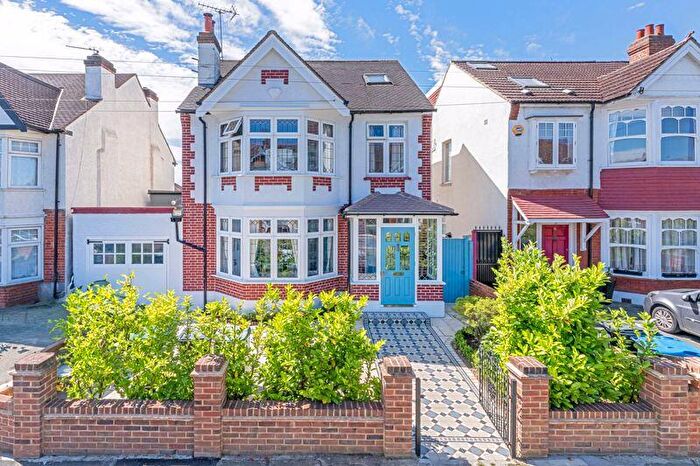 4 Bedroom Detached House To Rent In The Mount, New Malden, KT3