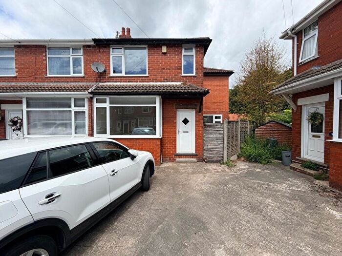 3 Bedroom Semi-Detached House To Rent In Grendale Avenue, Stockport, SK1