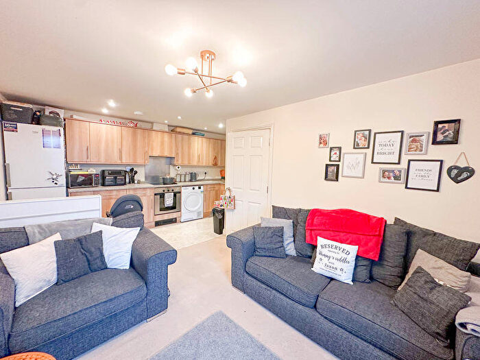 2 Bedroom Flat For Sale In Shepton Mallet, BA4