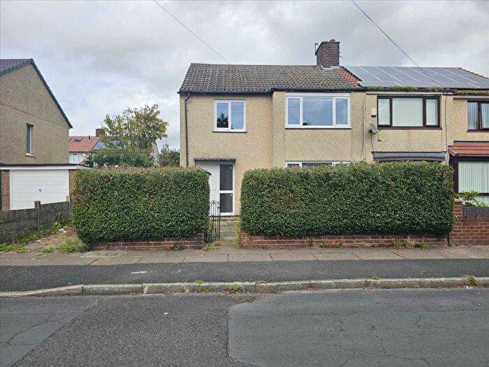 3 Bedroom Semi-Detached House To Rent In Linslade Crescent, Kirkby, L33