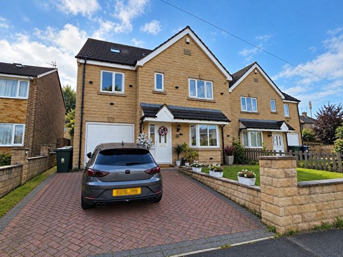 6 Bedroom Semi-Detached House For Sale In Highlands Grove, Great Horton, Bradford, BD7