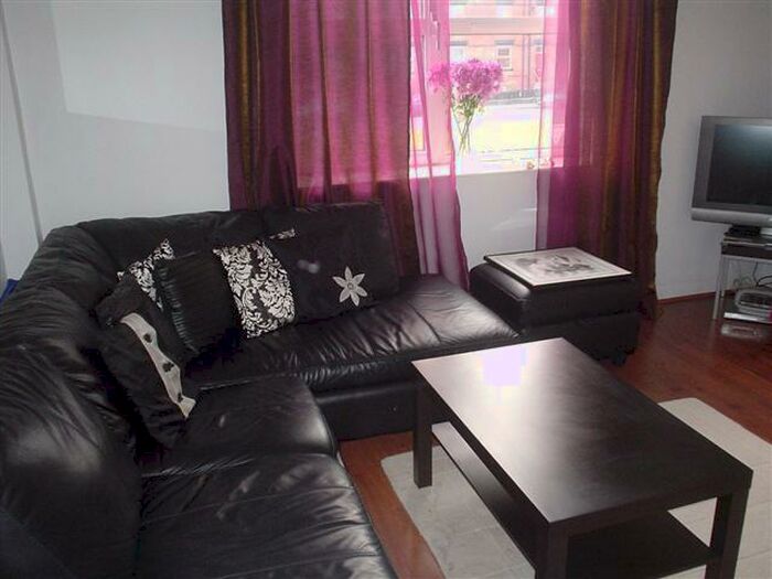 2 Bedroom Flat To Rent In Dene House CourtLeeds, LS2