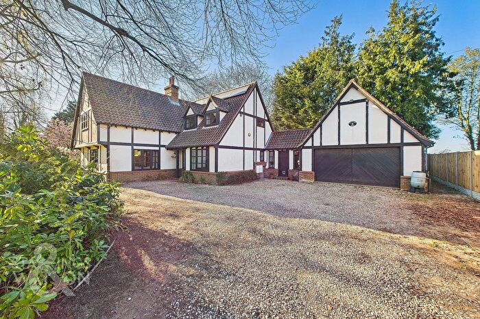 4 Bedroom Detached House For Sale In Yarmouth Road, Blofield, Norwich, NR13