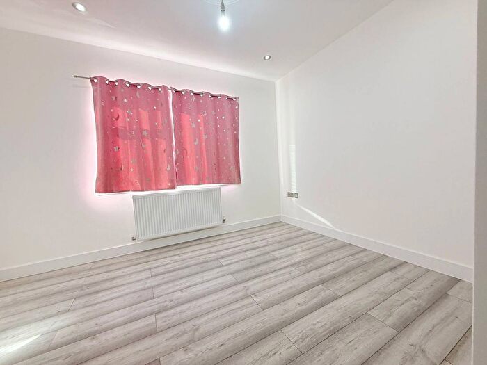 3 Bedroom Terraced House To Rent In Ilford, IG4
