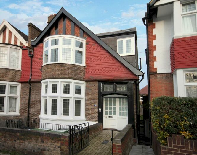 2 Bedroom Flat To Rent In Belmont Hill, London, SE13