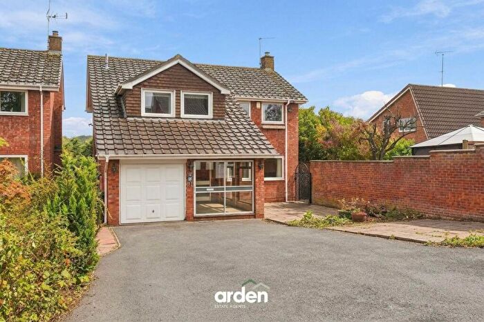 4 Bedroom Detached House For Sale In Kimberley Close, Redditch, B98