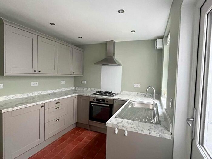 2 Bedroom End Of Terrace House To Rent In White Platts Street, Todmorden, OL14