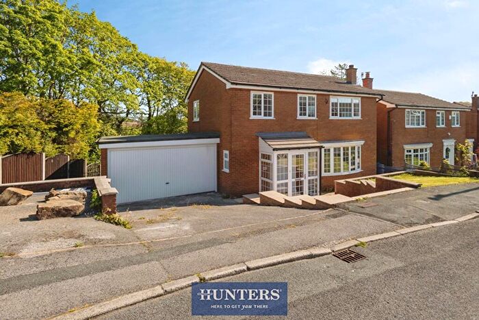 4 Bedroom Detached House For Sale In Lodge Court, Mottram, Hyde, SK14