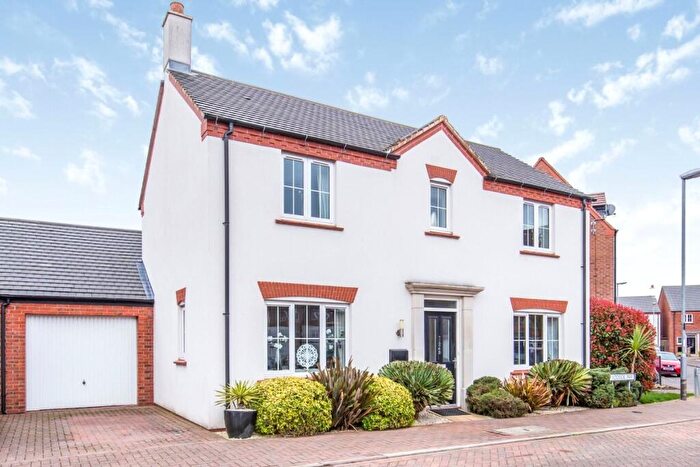 4 Bedroom Detached House For Sale In Paddock Way, Hinckley, Leicestershire, LE10