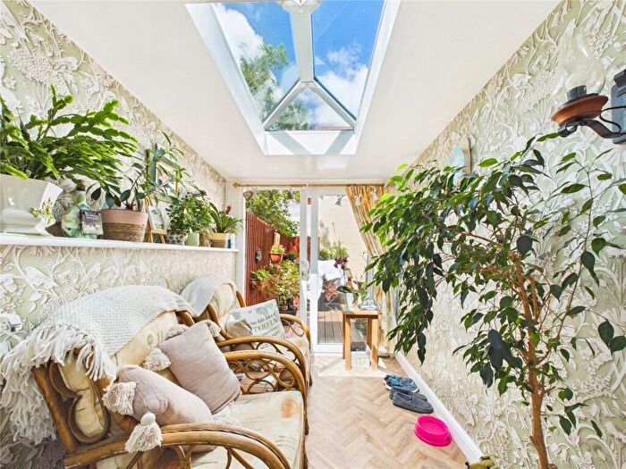 2 Bedroom Apartment For Sale In Beaufort Road, St. George, Bristol, BS5