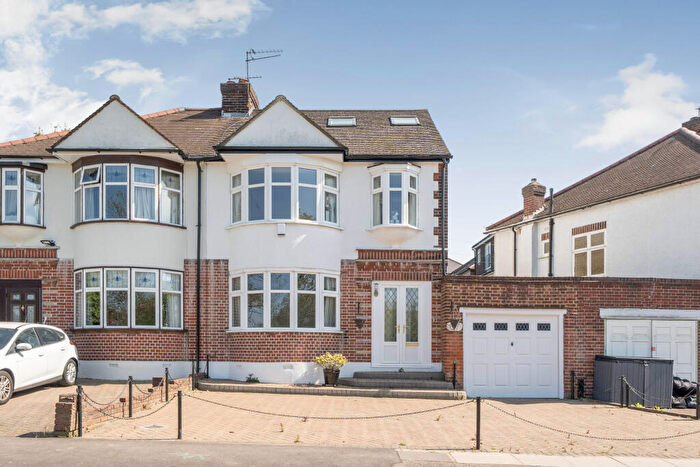 4 Bedroom Semi-Detached House For Sale In East Walk, East Barnet, Barnet, Greater London, EN4