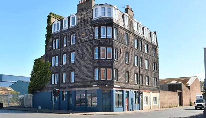 2 Bedroom Flat For Sale In Salamander Street, Edinburgh, Midlothian, EH6