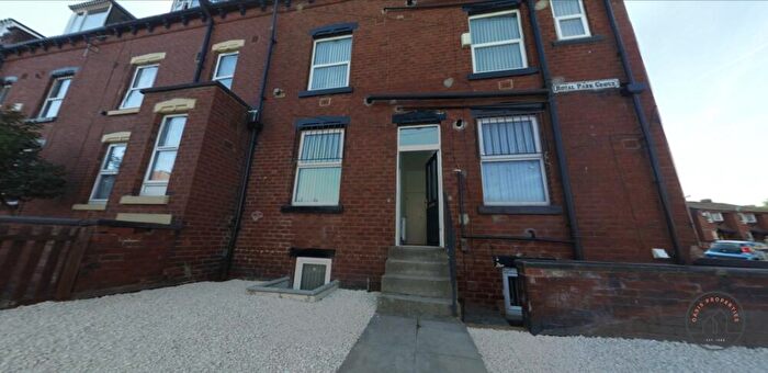 5 Bedroom House To Rent In Royal Park Grove, Leeds, LS6