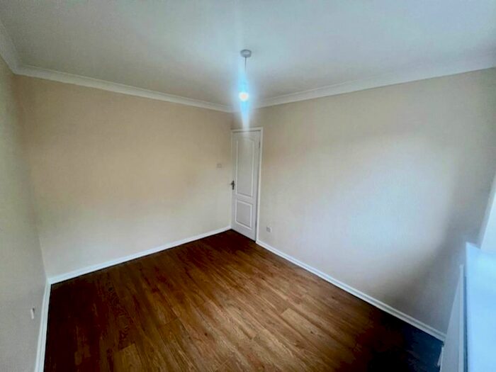 2 Bedroom Flat To Rent In Cavendish Court, Cavendish Road, Barnsley, S75