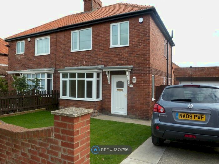 3 Bedroom Semi-Detached House To Rent In Aysgarth Avenue, Sunderland, SR2