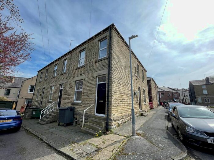 2 Bedroom End Of Terrace House To Rent In Churchfield Street, Batley, WF17